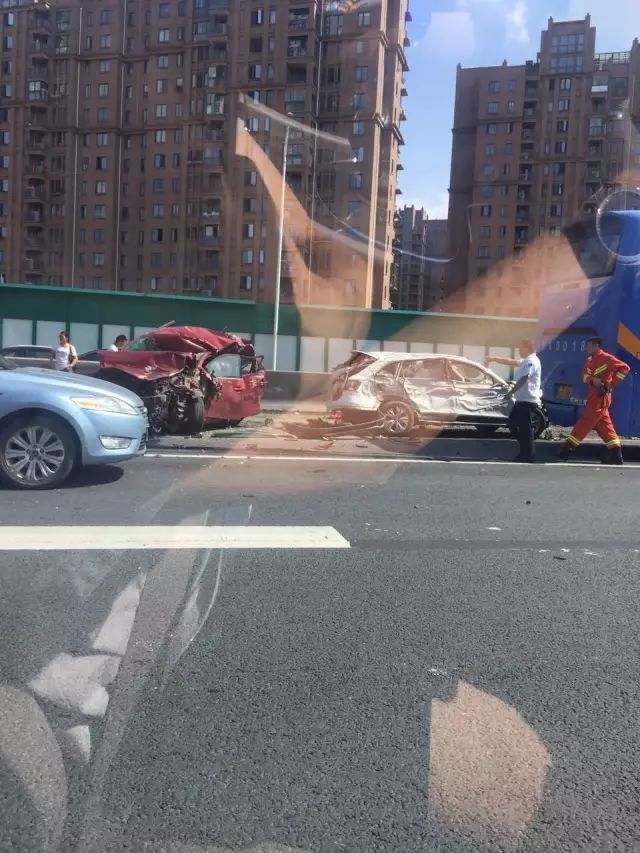 上海车祸最新消息背后的故事，治愈之旅探寻自然美景之路