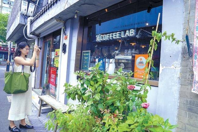 App最新版带你探索小巷宝藏，开启特色小店奇妙之旅