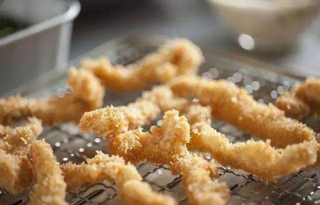 最新油炸网红小吃制作指南，从入门到精通的烹饪秘籍！