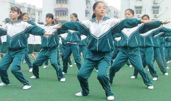 中学生最新广播体操，小巷深处的活力引擎