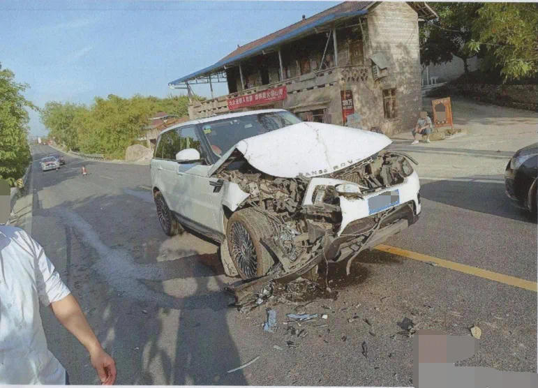 山东车祸新闻背后的故事，自然美景之旅的启示与反思