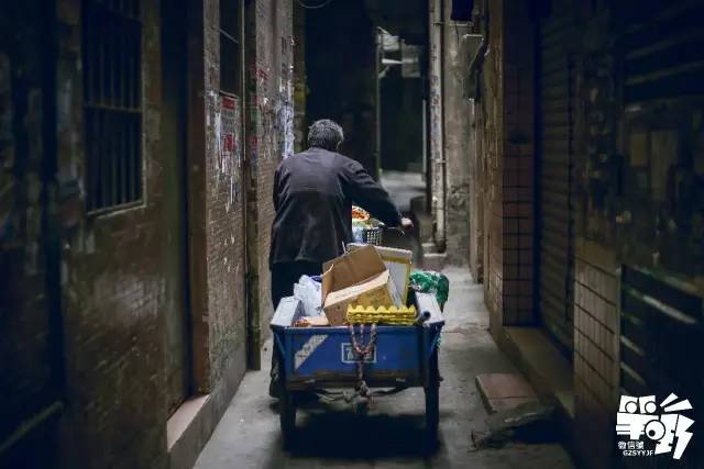 探秘小巷中的独特风味小店，最新乘客体验分享